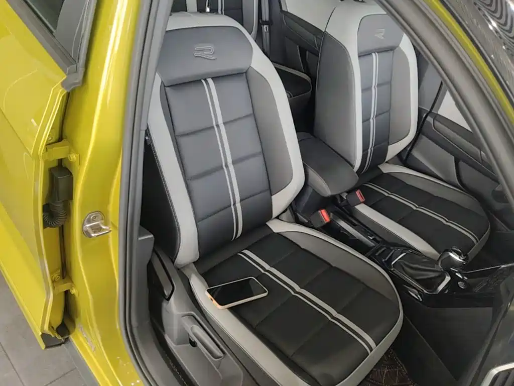 Фото 25 - Volkswagen T-ROC