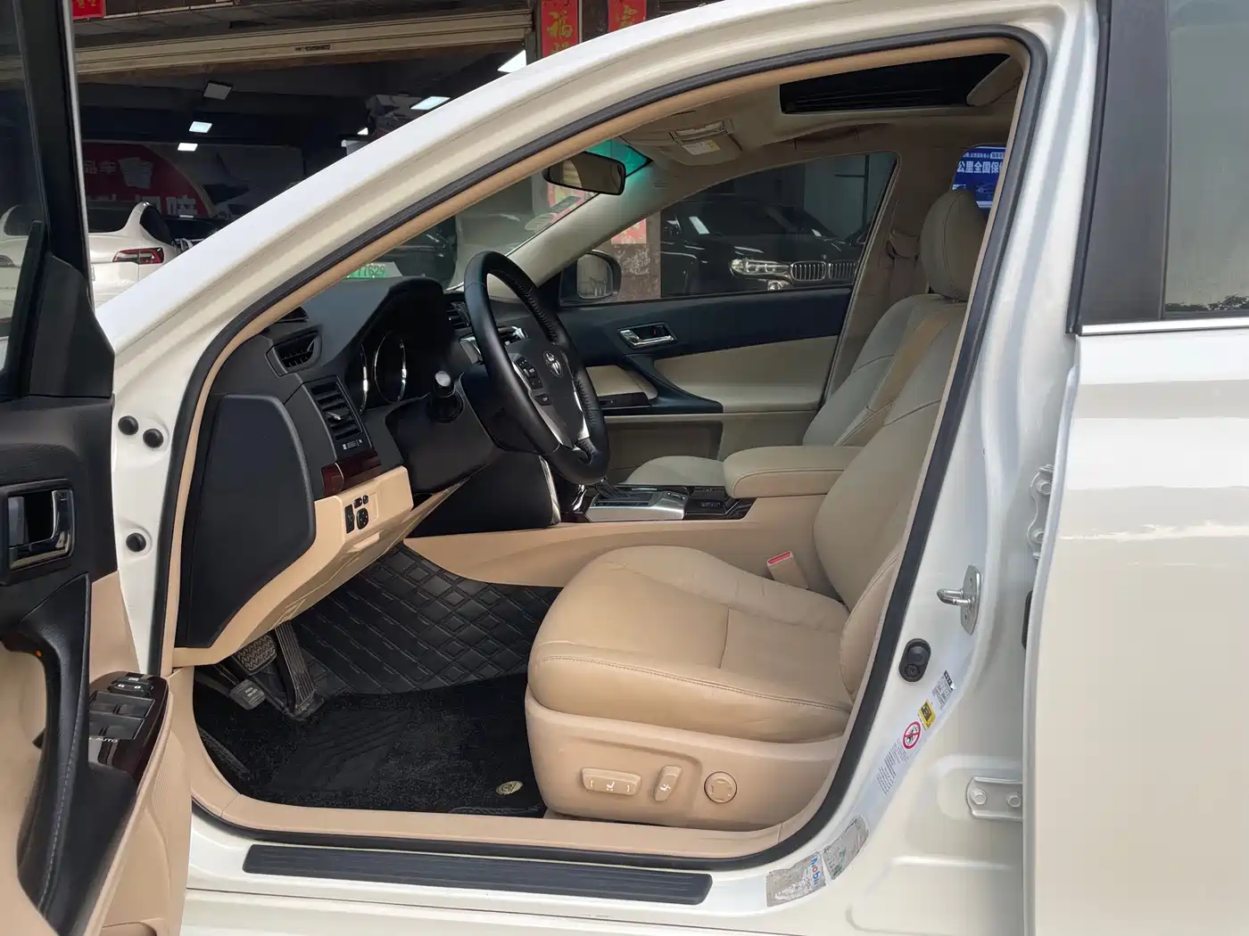 Toyota Reiz 2012 2.5V Grace Elite Styling Edition фото 6