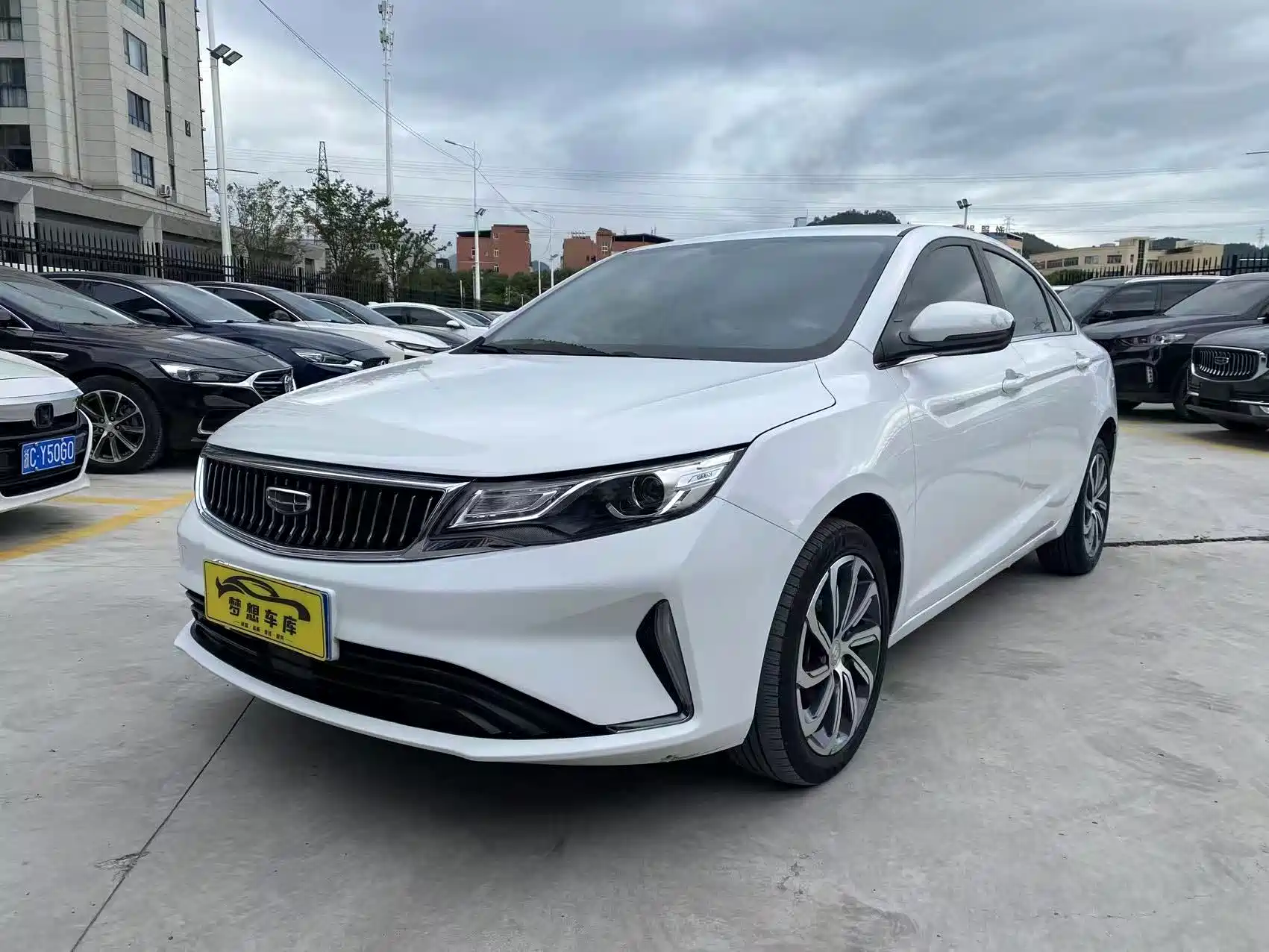 Photo 1 - Geely Emgrand GL