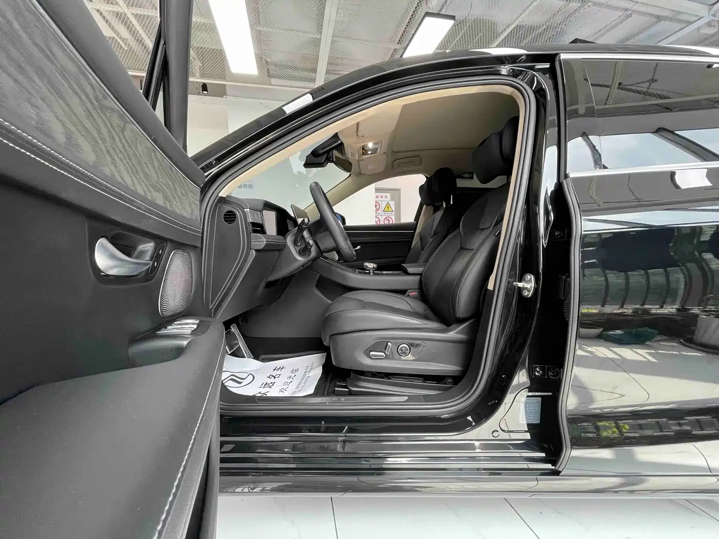 AITO Wenjie AITO M5 2022 Model Pure Electric AWD Performance Edition фото 4
