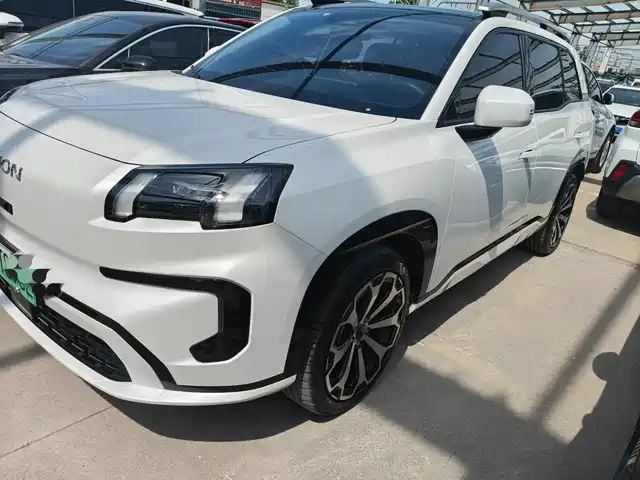 Aion V 2024 Aion T-Rex 650 Smart Premium Edition