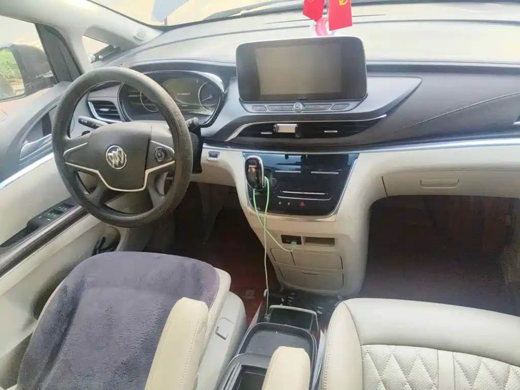 Фото 12 - Buick GL8