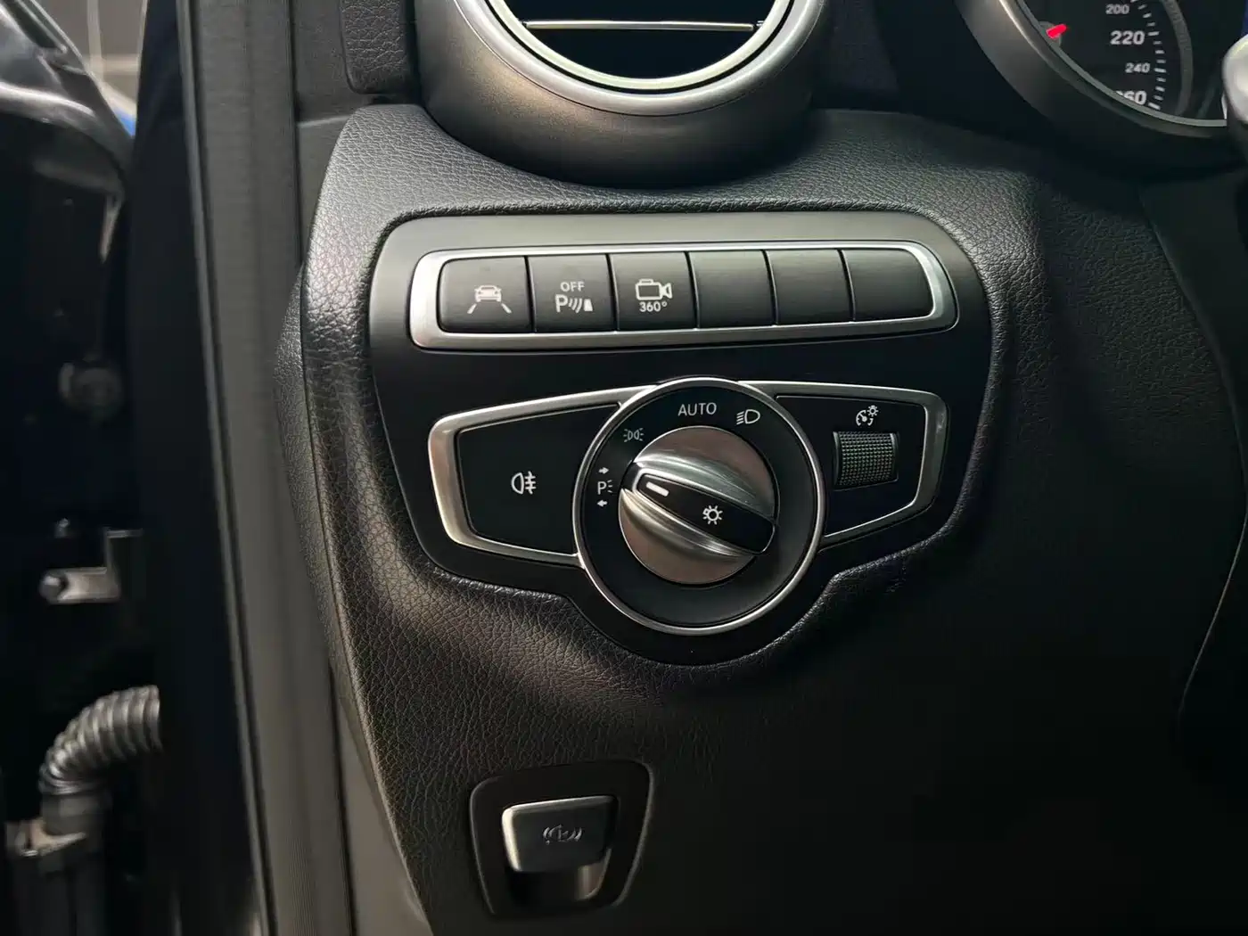 Mercedes-Benz GLC 2019 Facelift GLC 260 L 4MATIC Luxury фото 14