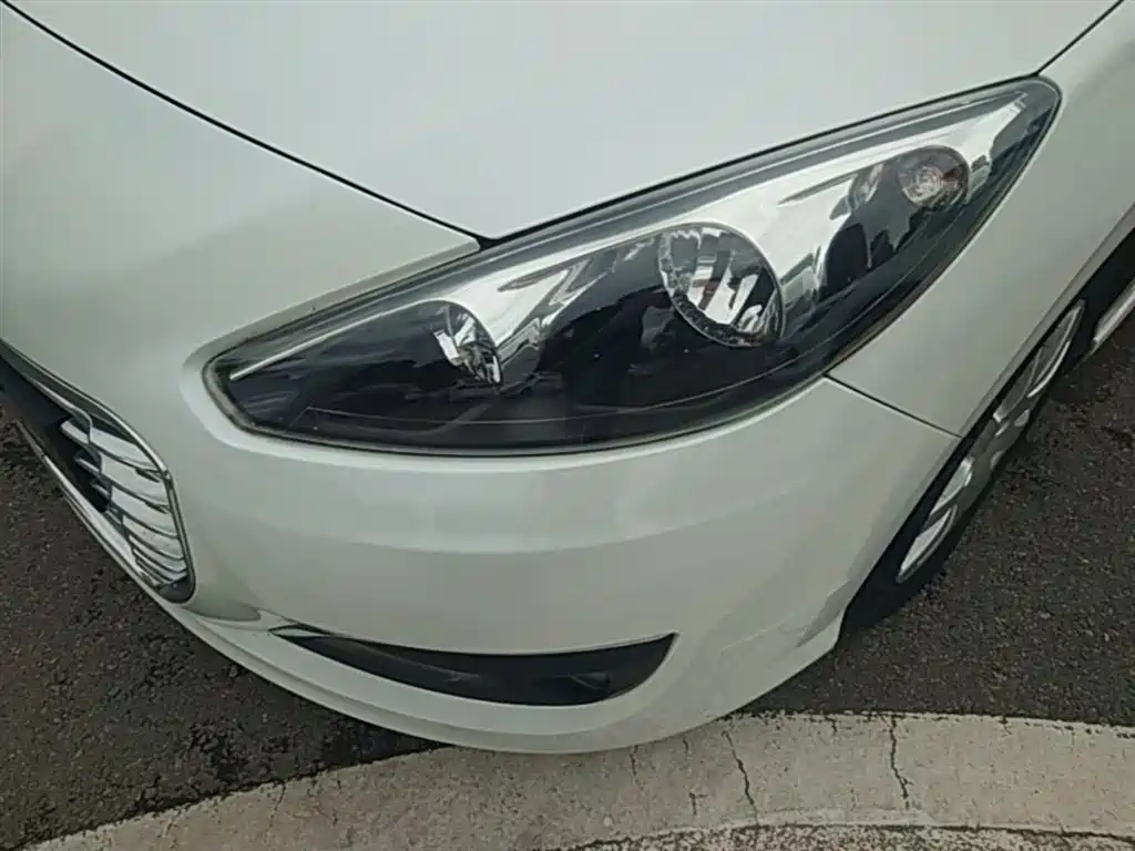 Peugeot 308 2014 Model Joy Edition Classic 1.6L Automatic Superior Style фото 24