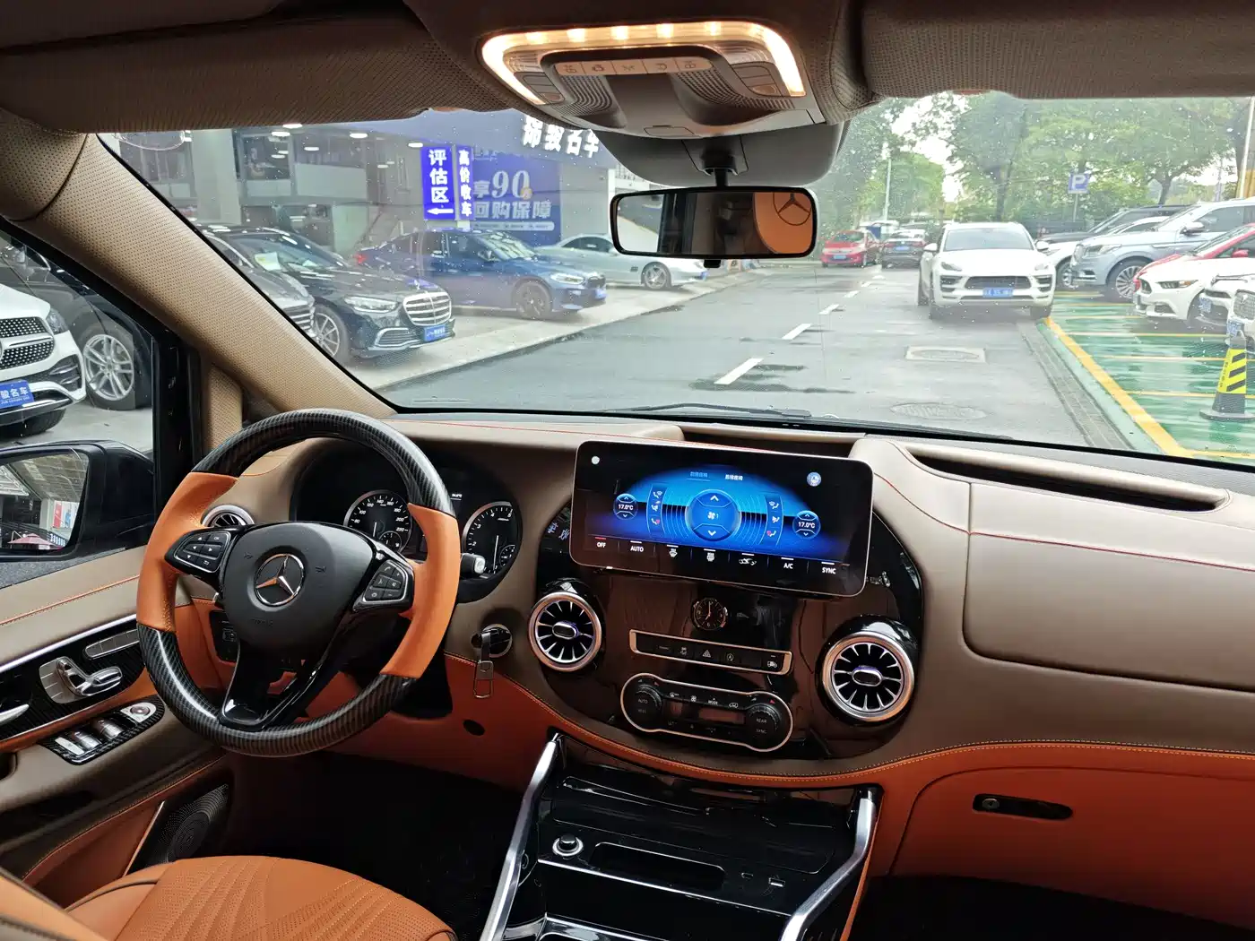 Mercedes-Benz Vito 2023 2.0T Elite 7-Seater фото 10