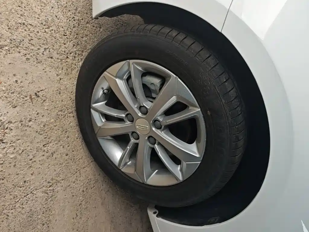 Photo 25 - Geely Emgrand GL