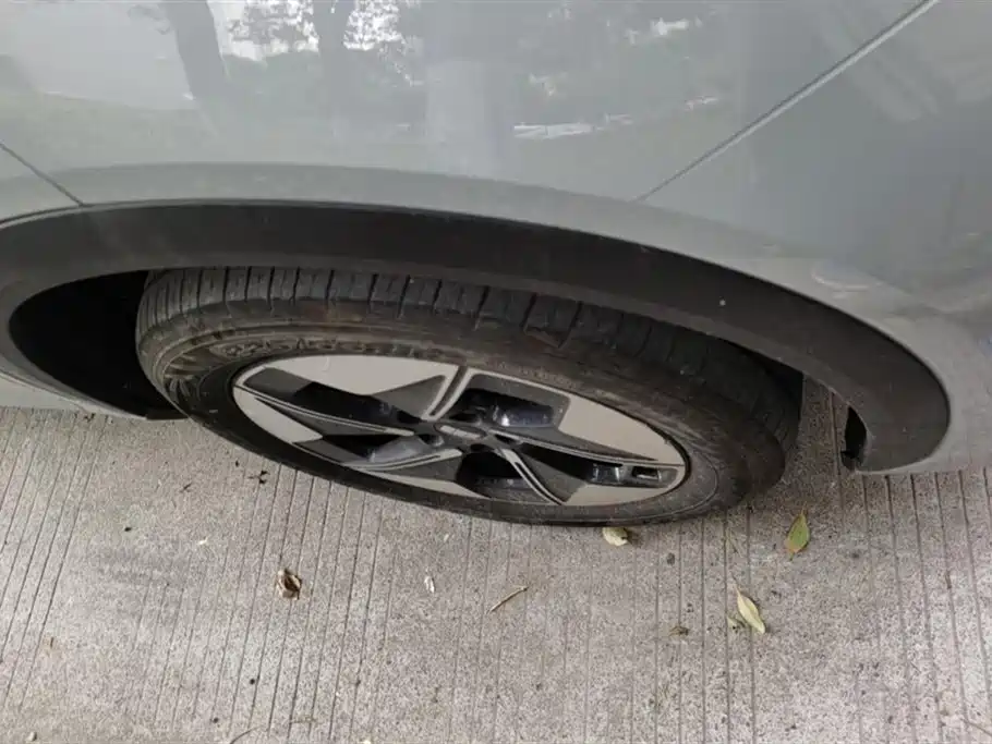 GEELY GALAXY GALAXY E5