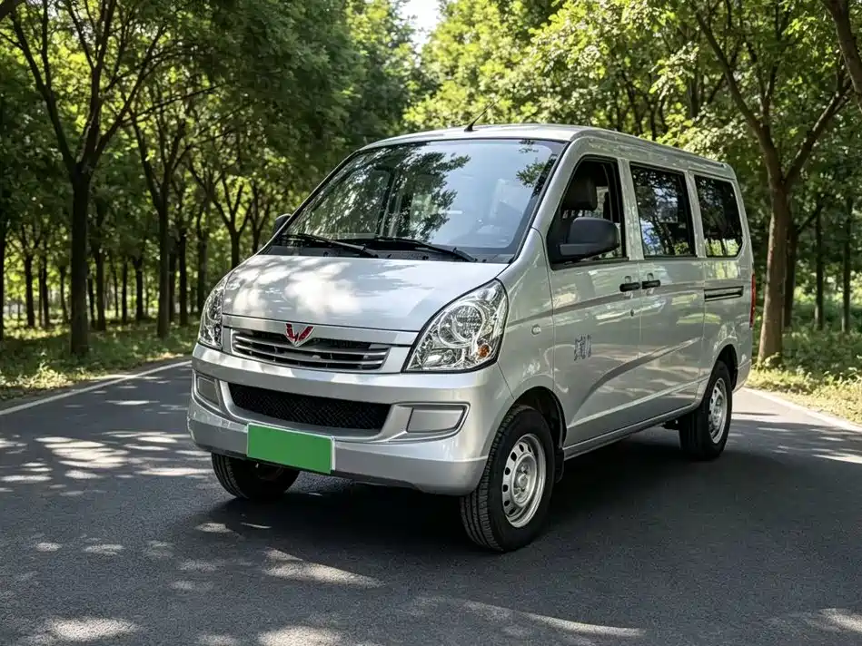 Wuling Motors Wuling Rongguang S 2022 2021 Model 1.2L Basic 7-Seater LSI