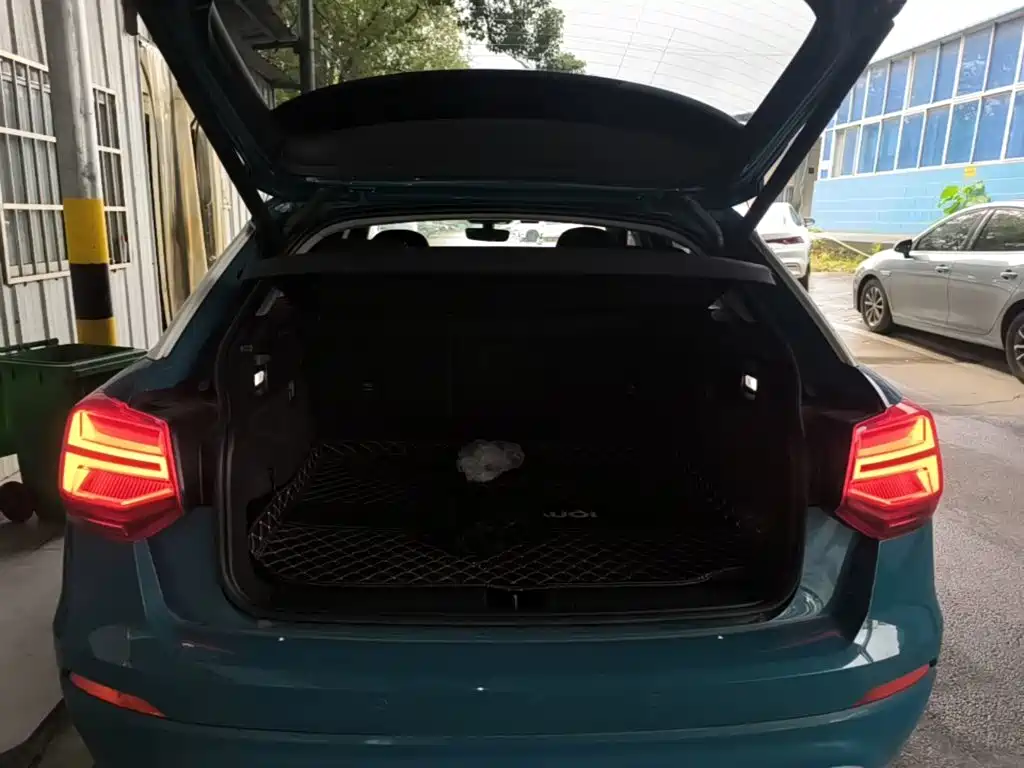 Фото 19 - Audi Q2L