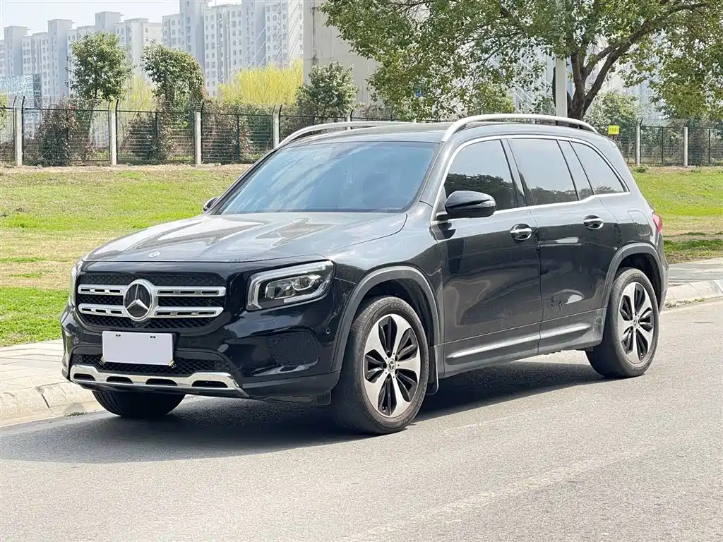 MERCEDES-BENZ GLB