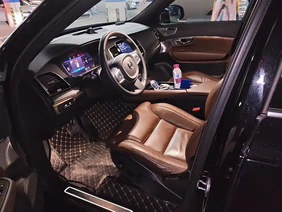 VOLVO XC90 PLUG IN HYBRID