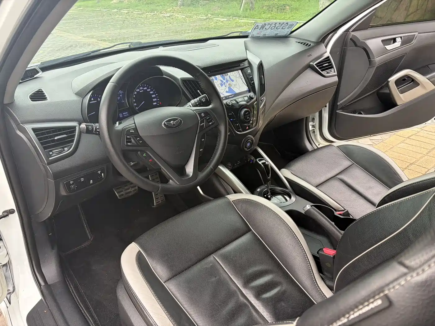 Hyundai Veloster 2012 1.6T Automatic Premium фото 11