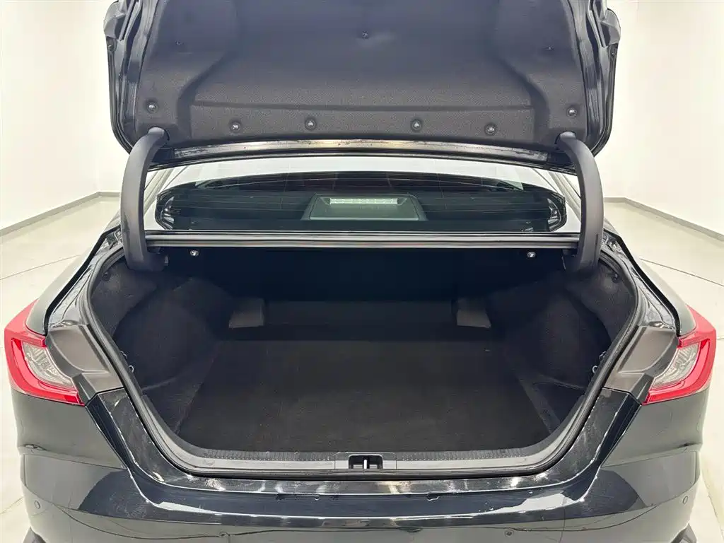 Toyota Camry 2024 Model Dual Hybrid 2.0HXS Sport Plus Edition фото 25