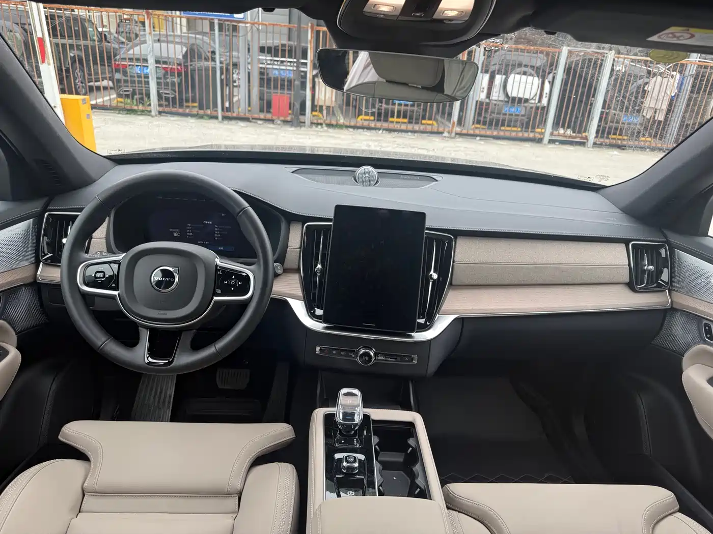 Volvo XC90 2025 2025 Facelift B6 Intelligent Luxury 6-Seater