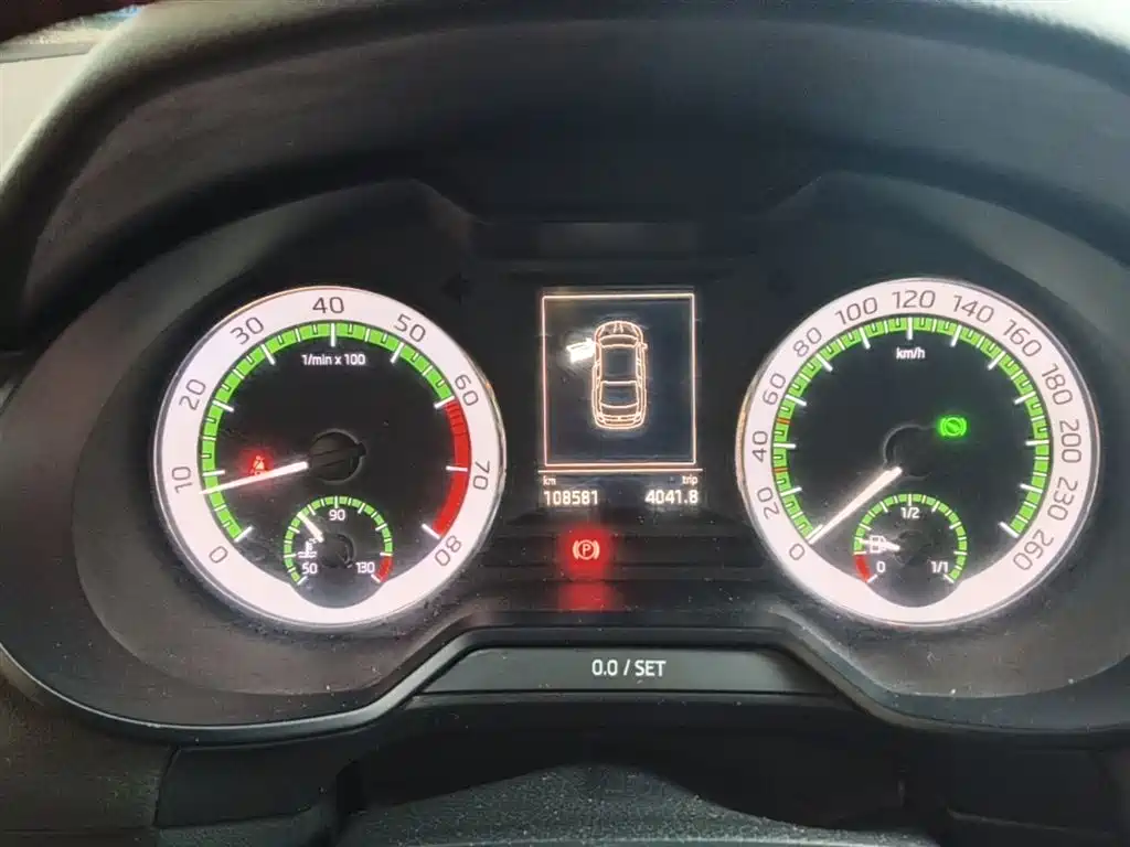 Škoda Octavia 2018 TSI230 DSG Luxury Edition фото 12