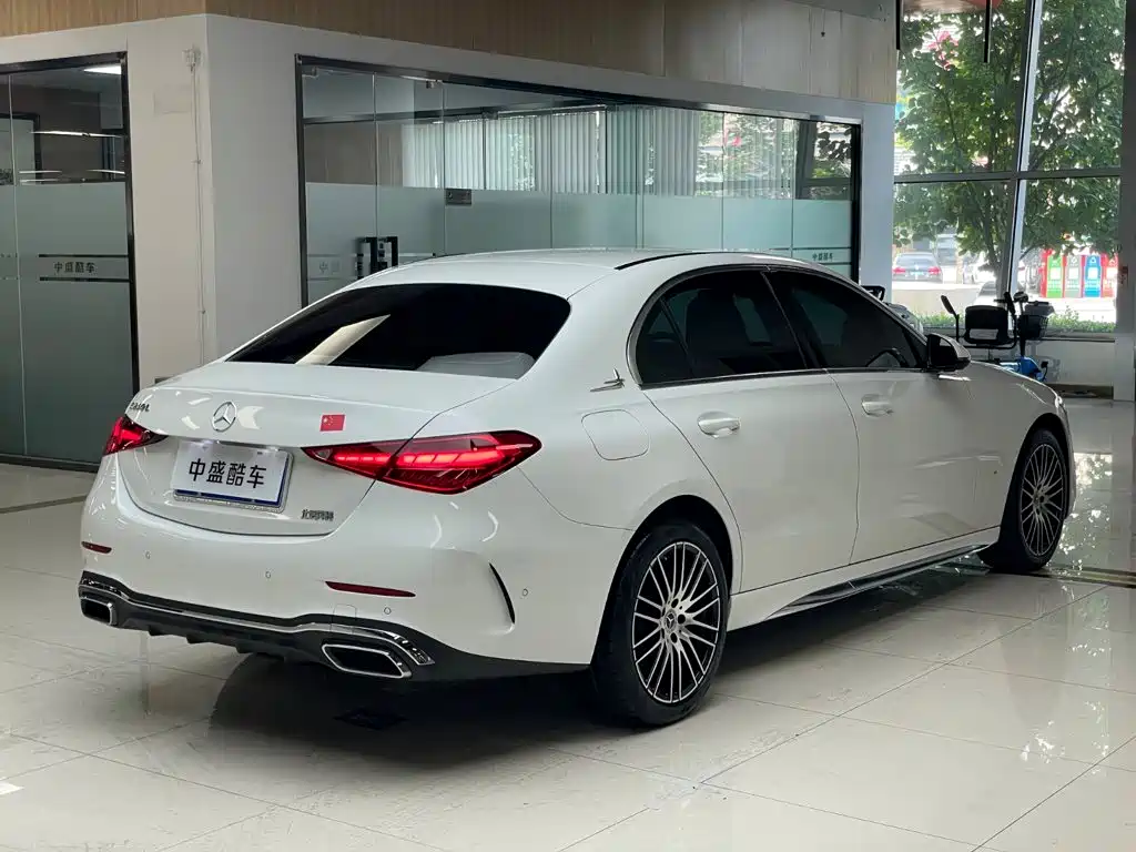 Фото 25 - Mercedes-Benz C-Class