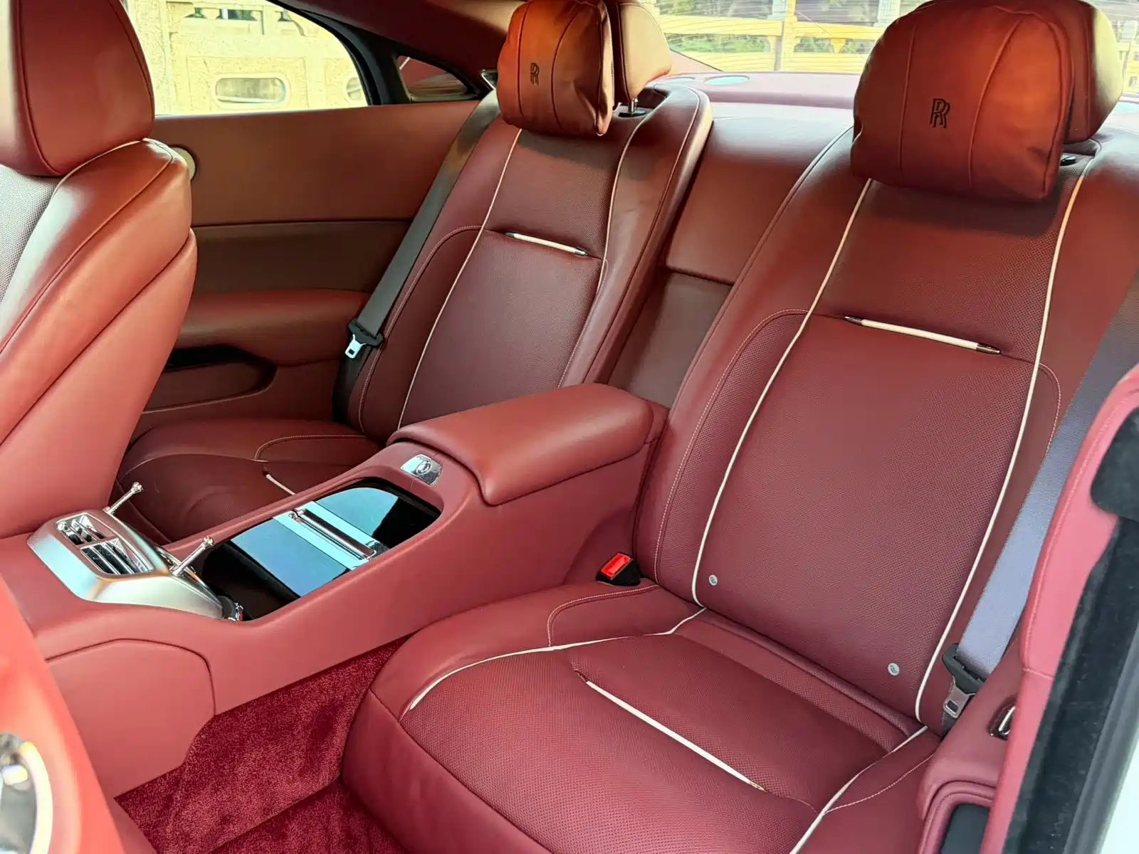 Фото 10 - Rolls-Royce Wraith