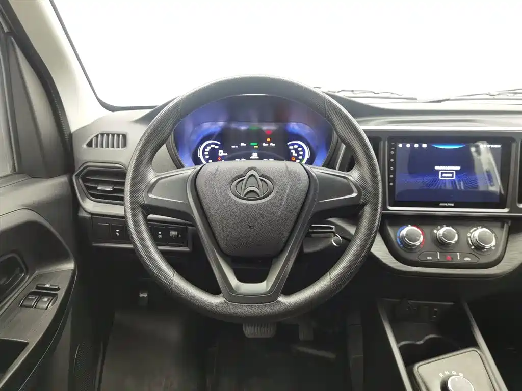 CHANGAN CHANGAN RUIXING EM60