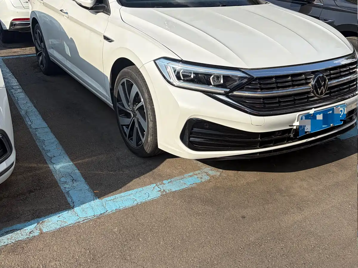 Volkswagen Sagitar 2023 300TSI DSG Excellence Edition фото 3