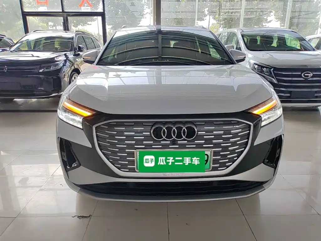 Audi Q4 e-tron 2025 2024 40 e-tron Pioneer Edition