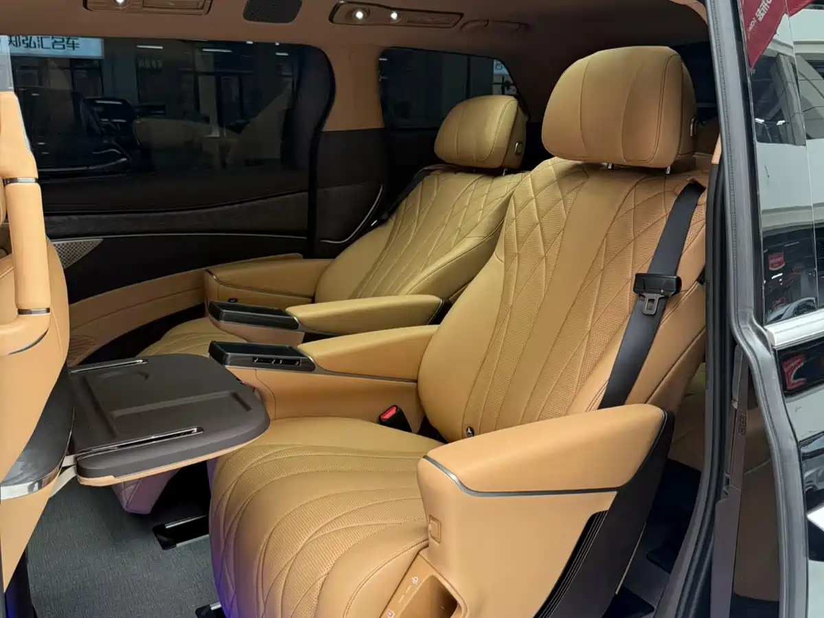 Denza D9 2026 2025 DM-i Smart Drive Edition 1020 AWD Premium