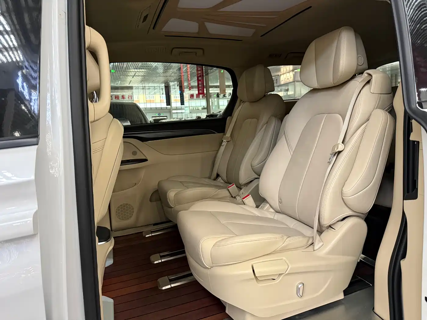 Buick GL8 2023 ES Landmaster Exclusive фото 6