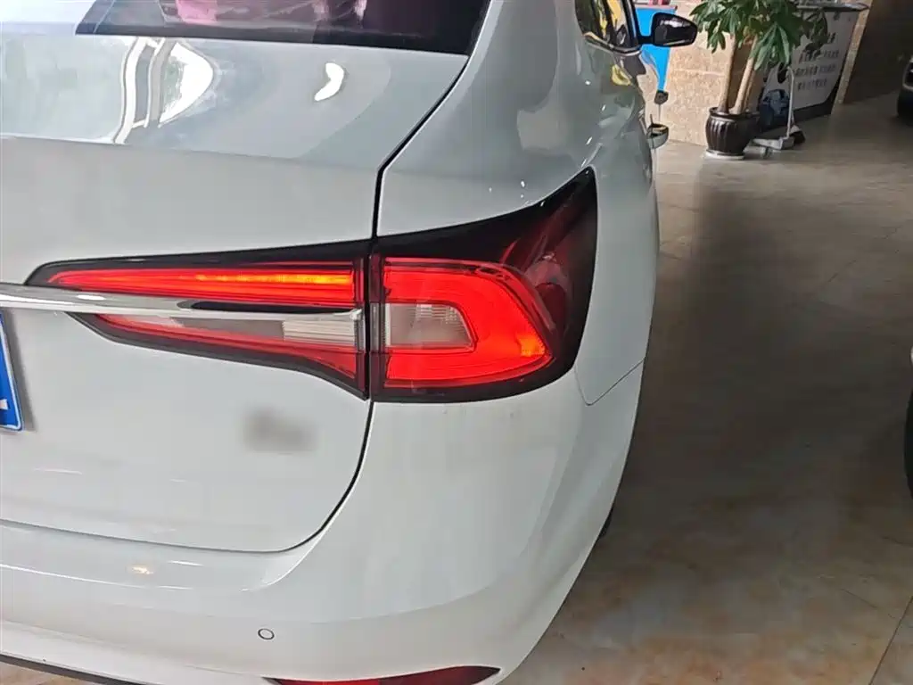 Roewe i5 2019 2019 1.5L Manual 4G Langhao Edition