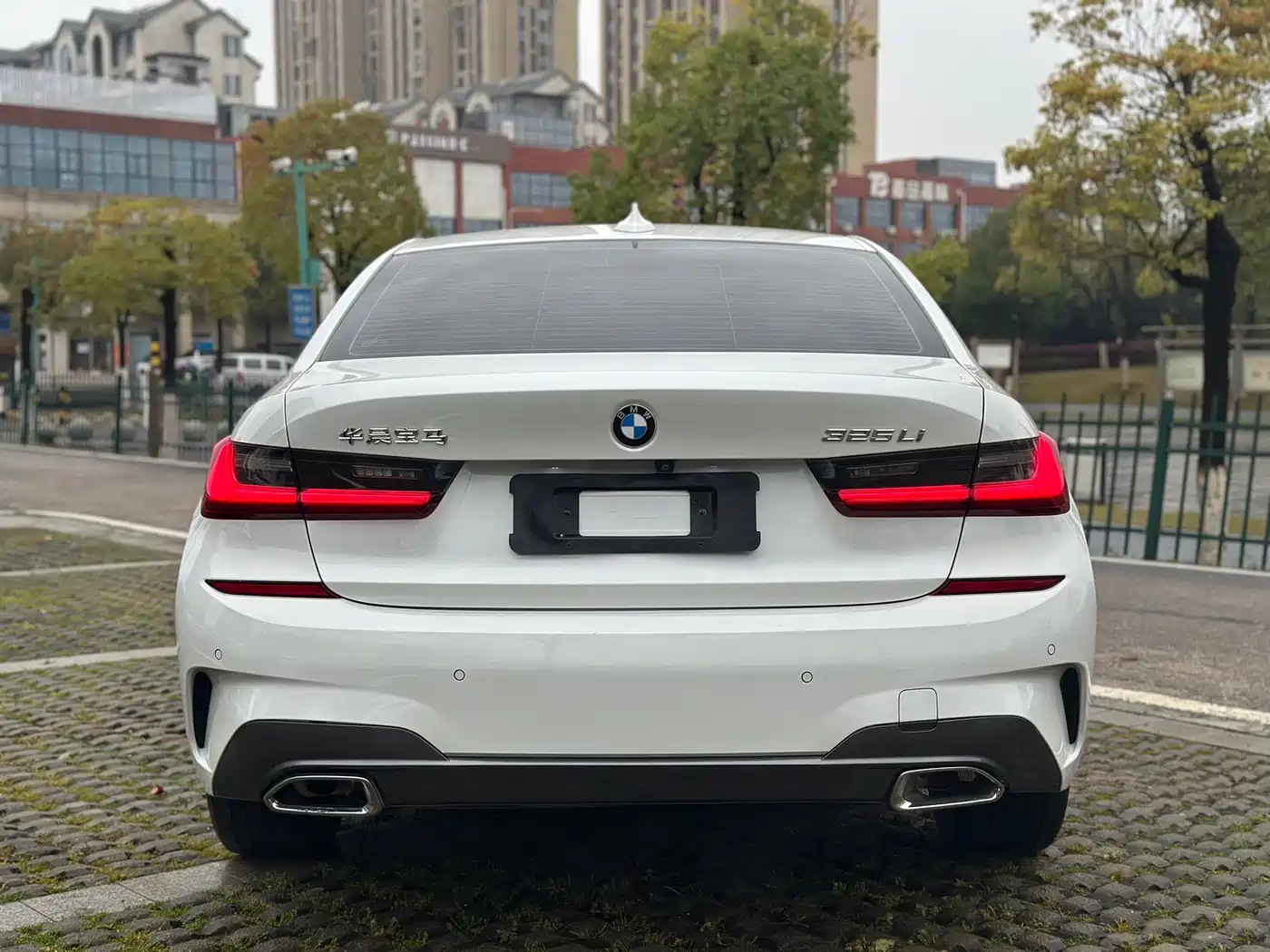 BMW 3 Series 2022 325Li M Sport Package фото 6