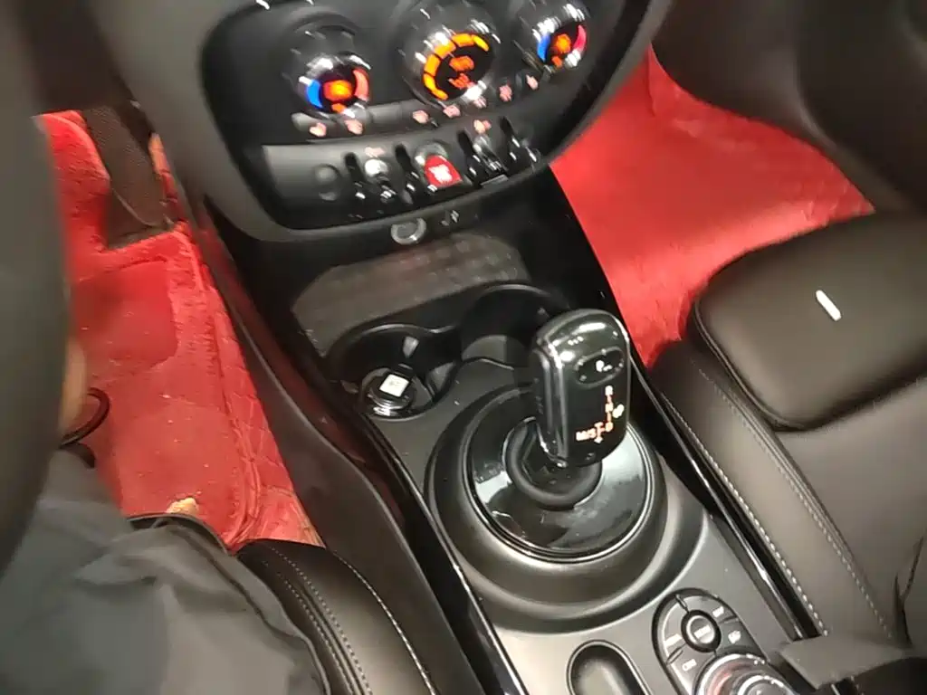 Фото 14 - MINI CLUBMAN