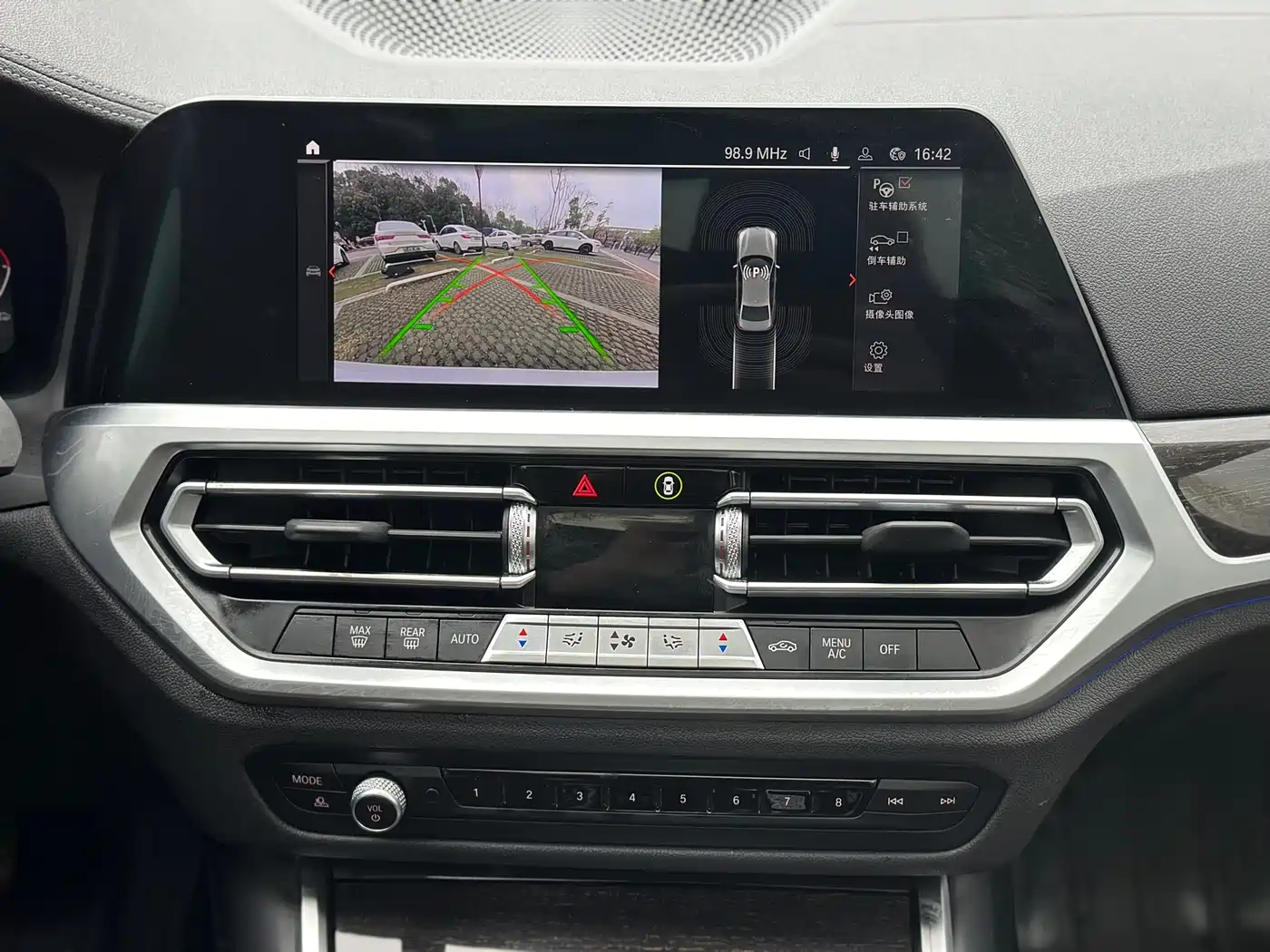 BMW 3 Series 2022 325Li M Sport Package фото 29