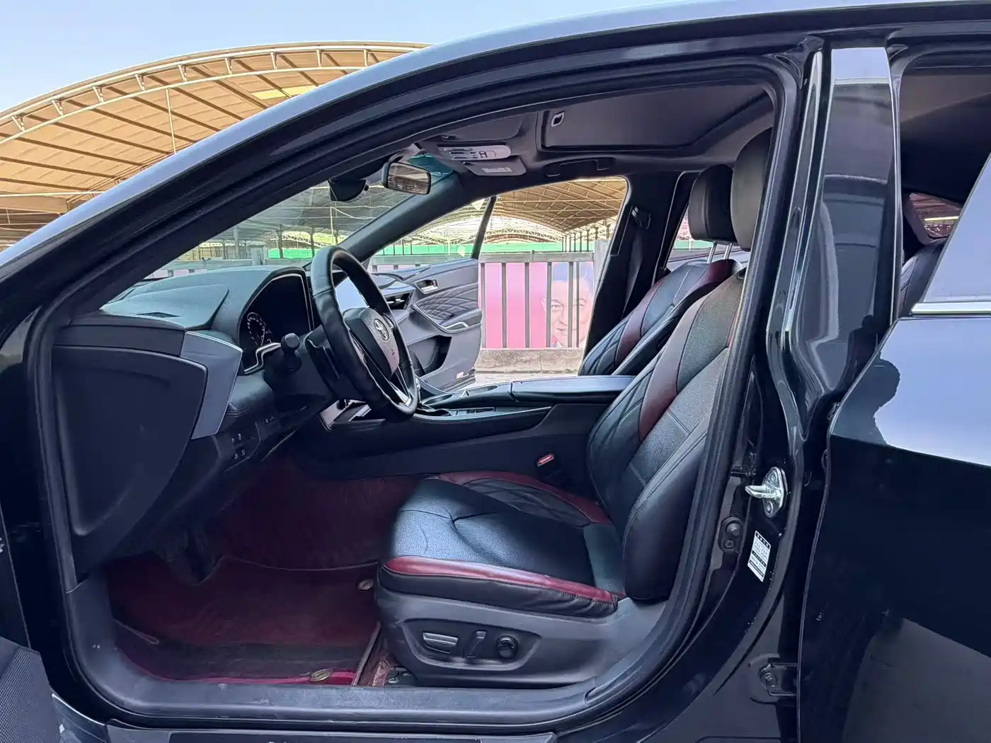 Toyota Avalon 2021 2.5L Touring Noble SPORT Edition фото 6