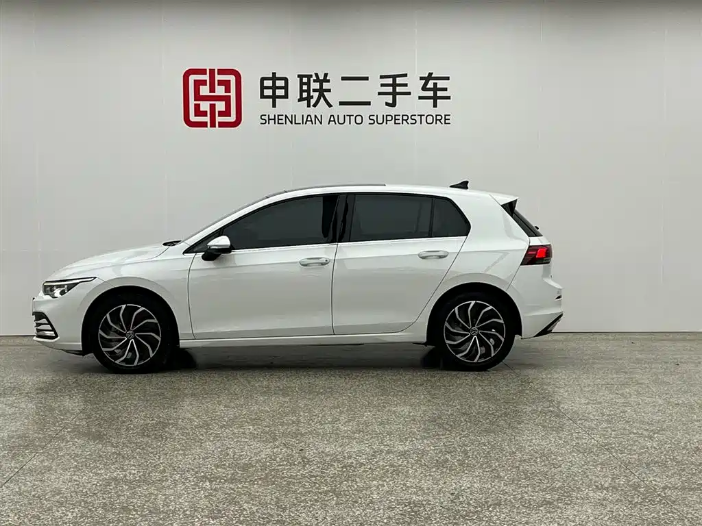 Volkswagen Golf 2023 280TSI DSG Pro фото 3