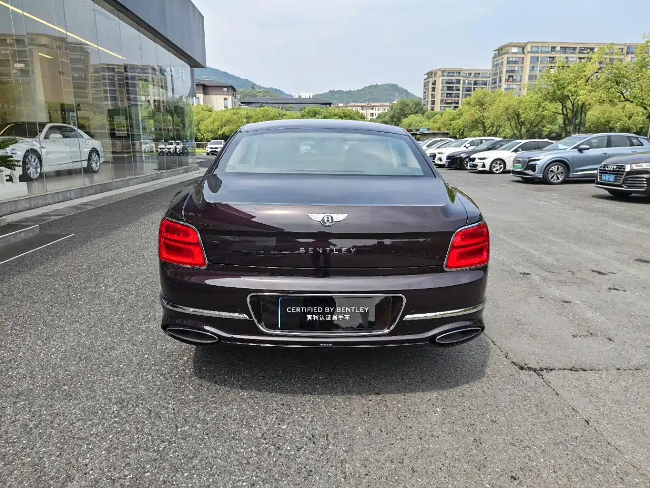 Bentley Flying Spur Plug-in Hybrid 2026 2026 Model 4.0T V8 Standard Edition
