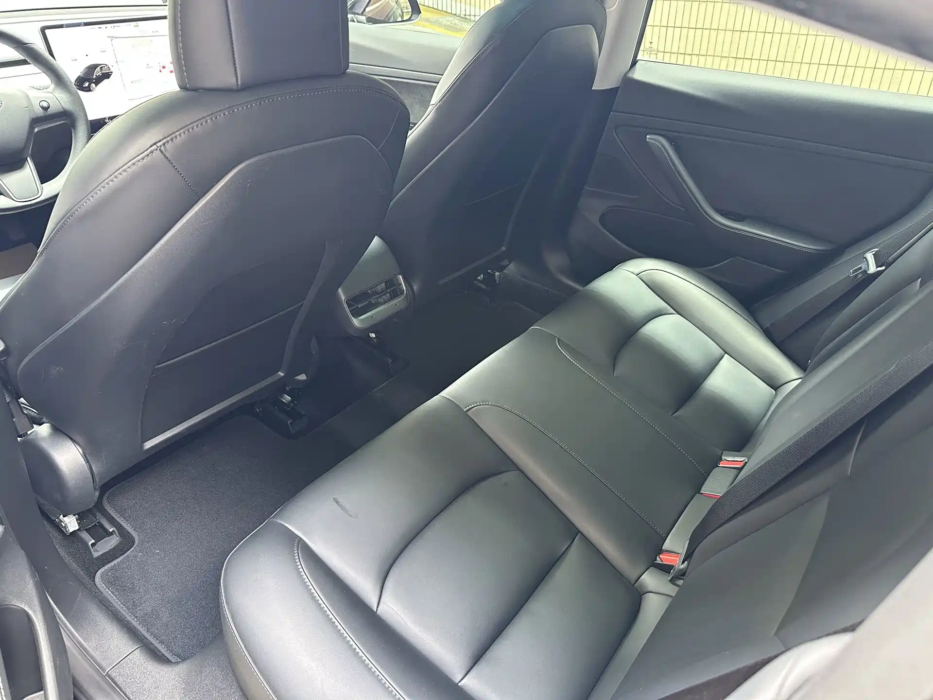Фото 9 - Tesla Model 3