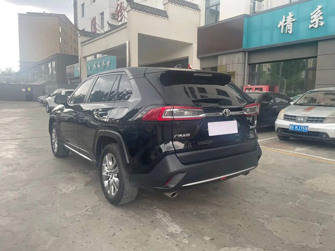 Toyota Wildlander 2022 2.0L CVT FWD Luxury Edition фото 7