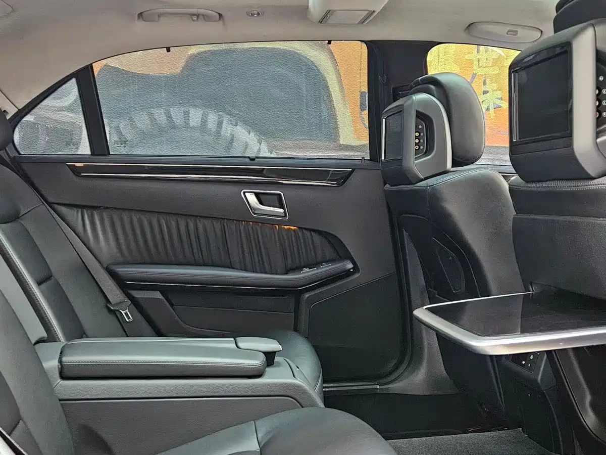 Mercedes-Benz E-Class 2013 E 300 L Fashion Luxury фото 9