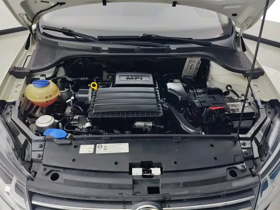VOLKSWAGEN SANTANA