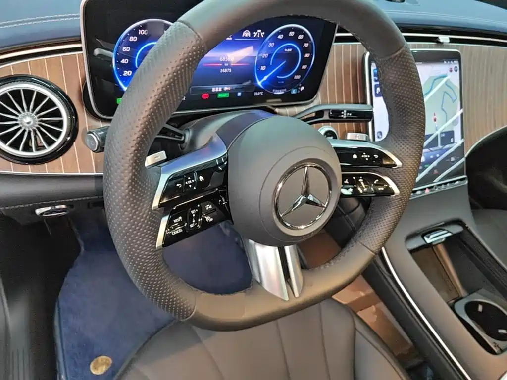 Фото 11 - Mercedes-Benz EQE
