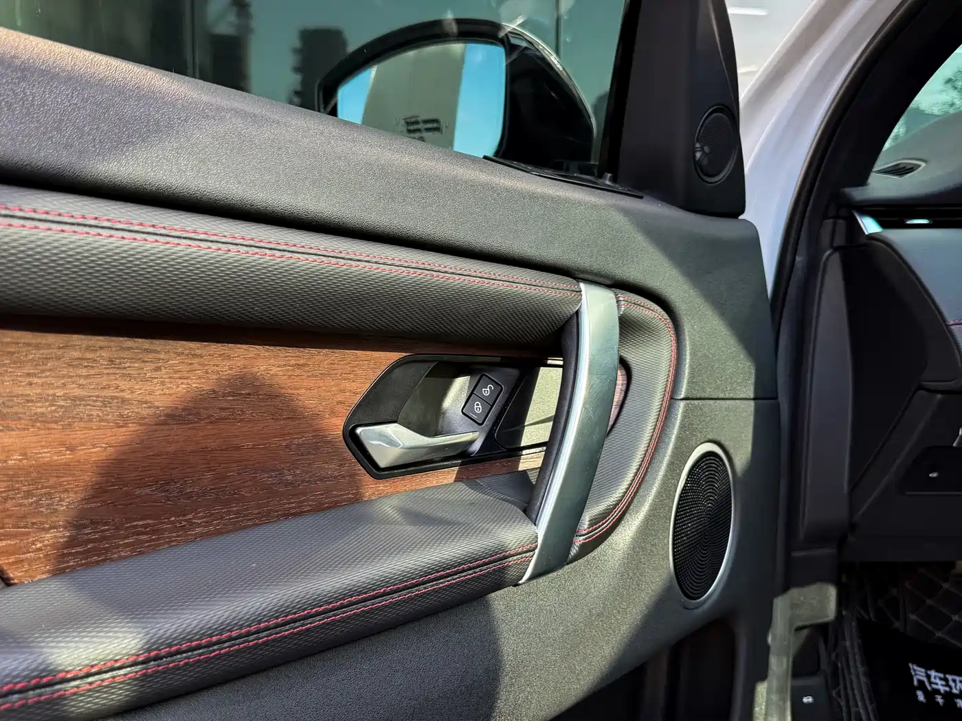 Land Rover Discovery Sport 2020 249PS R-Dynamic Performance Tech 5-seater фото 21
