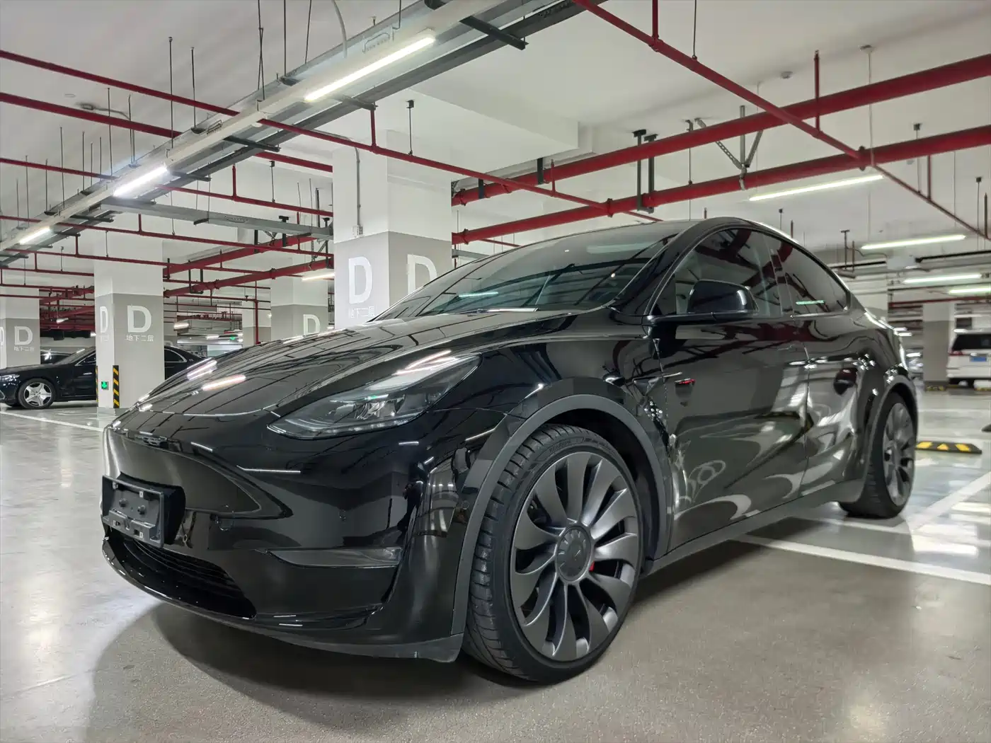 TESLA MODEL Y