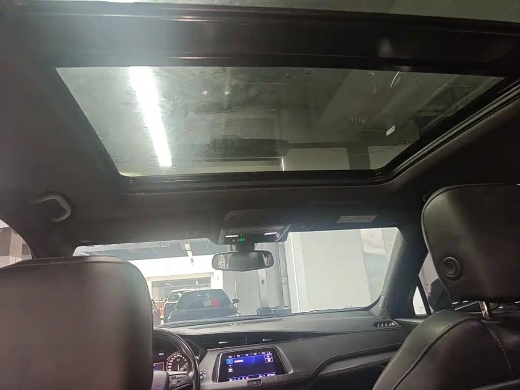 Cadillac XT4 2019 2018 28T FWD Leading Edition
