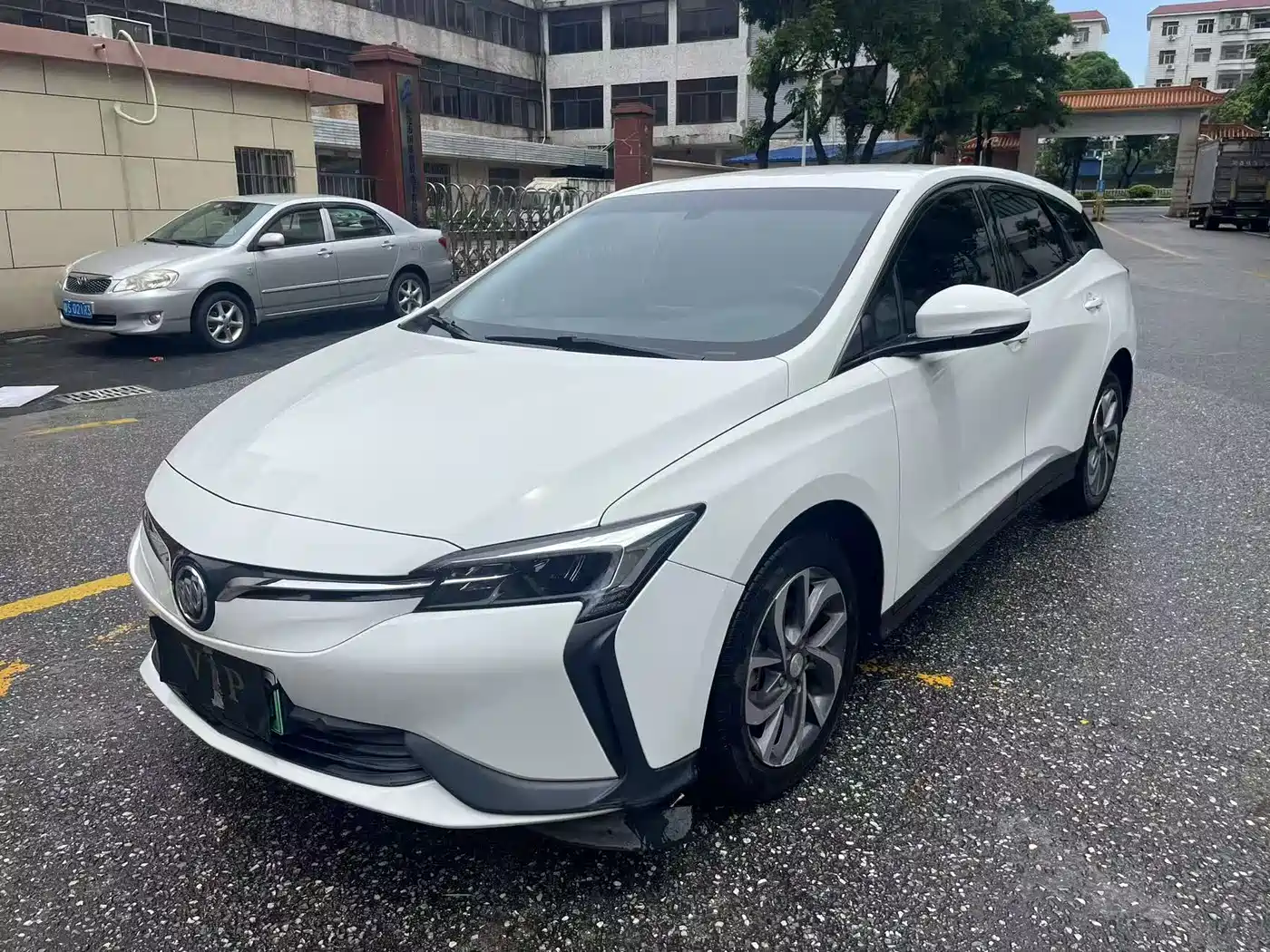 BUICK SLIGHTLY BLUE 6