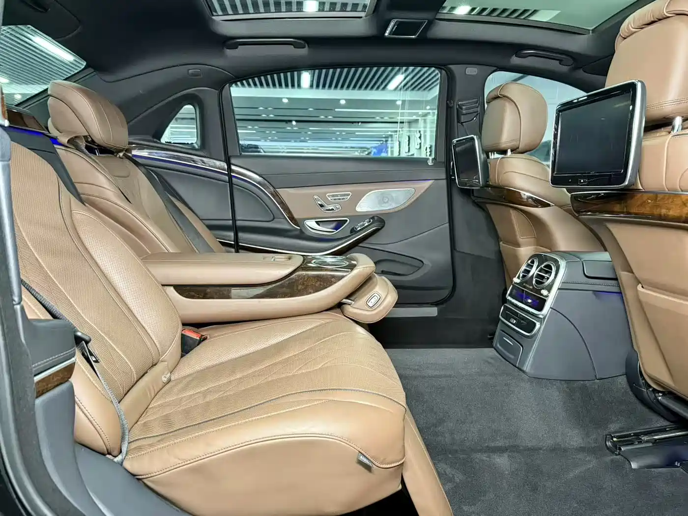 Mercedes-Benz Maybach S-Class 2016 S 400 4MATIC фото 13