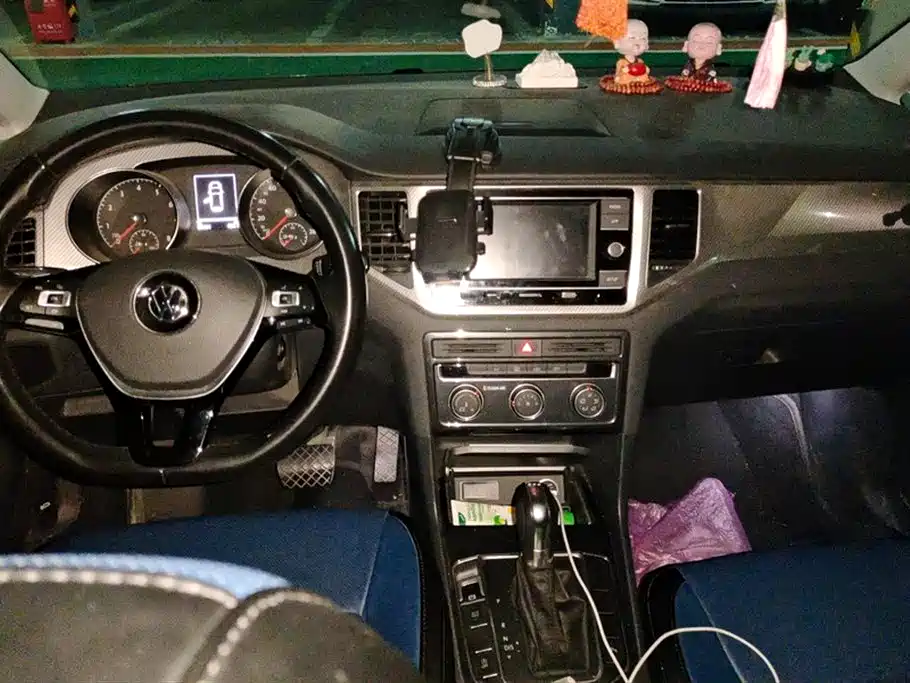 VOLKSWAGEN GOLF*JIAYU