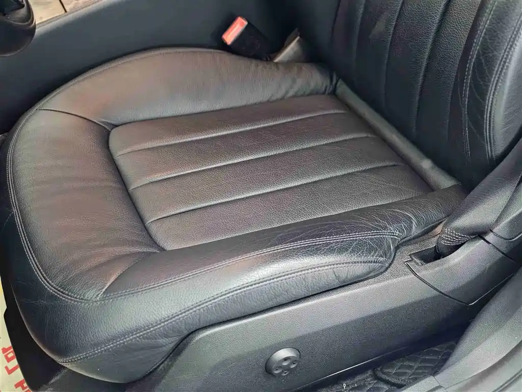 Mercedes-Benz CLS 2012 CLS 300 CGI фото 33