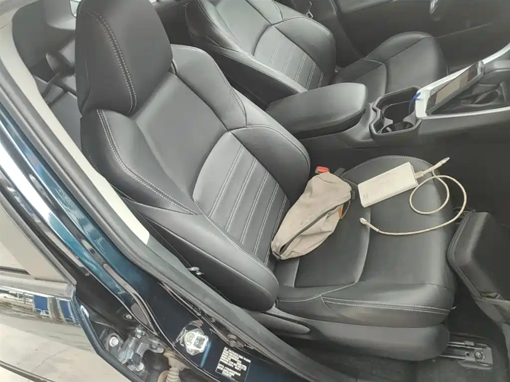Toyota Wildlander 2020 Hybrid 2.5L E-CVT AWD Luxury Edition фото 25