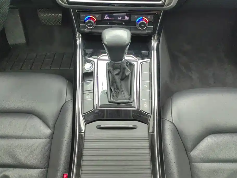 Photo 16 - Volkswagen Phideon