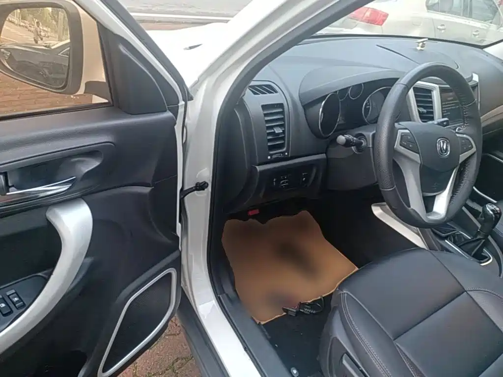 Changan CS35 2017 2016 1.6L Manual Luxury Model China V