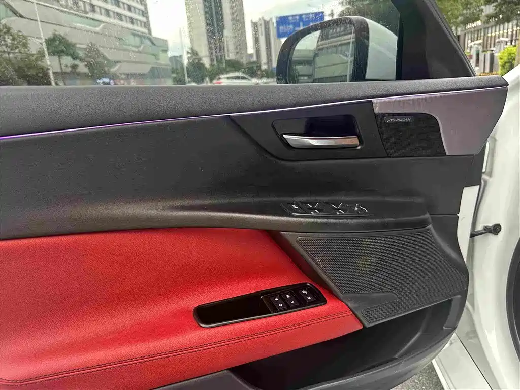 Jaguar XE 2015 2015 2.0T 240PS R-Sport