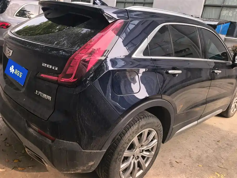 CADILLAC XT4